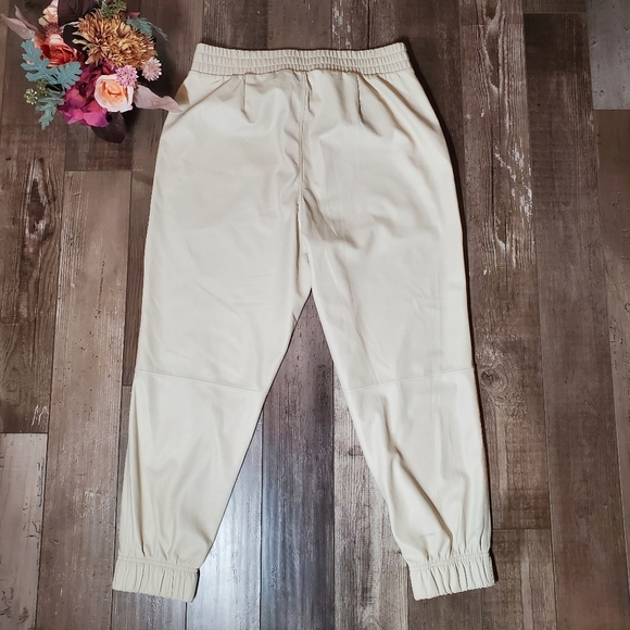 Calia by Carrie Underwood Faux Leather High Rise Jogger Cream Women's Large NWOT - Picture 11 of 16
